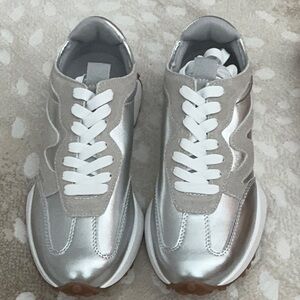 *NEW* Steve Madden Silver Sneakers